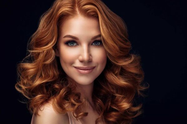 Volumenwellen und dauerhafte Haarumformungen